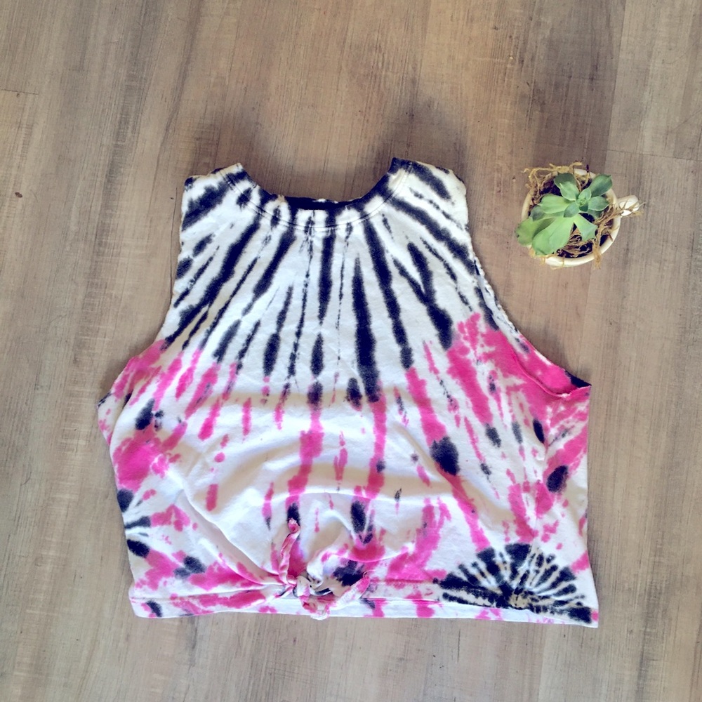 Tie-dyed crop top.